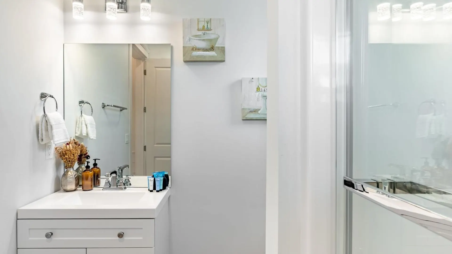 Holiday home Modern 5Bdr W Private Pool 2 Min Walk To The Beach Montoute By Avantstay Panama City Beach