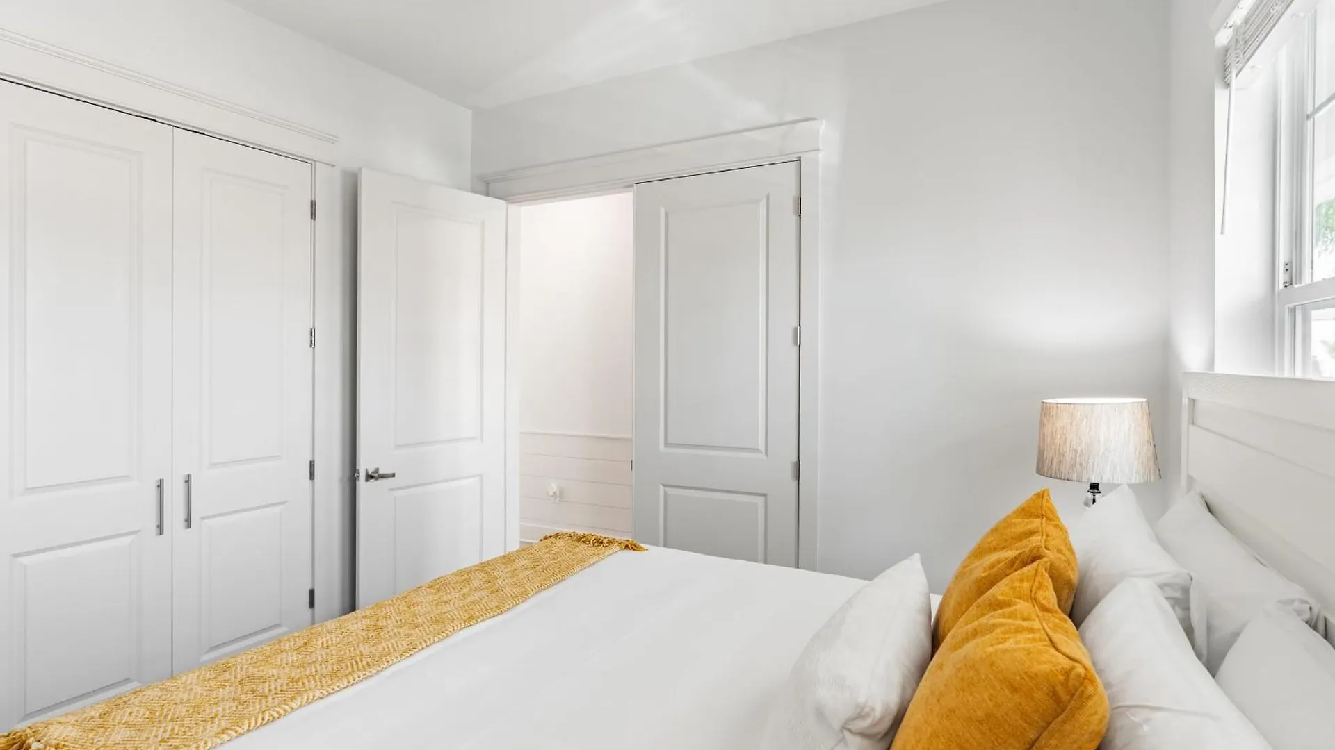Modern 5Bdr W Private Pool 2 Min Walk To The Beach Montoute By Avantstay Panama City Beach United States
