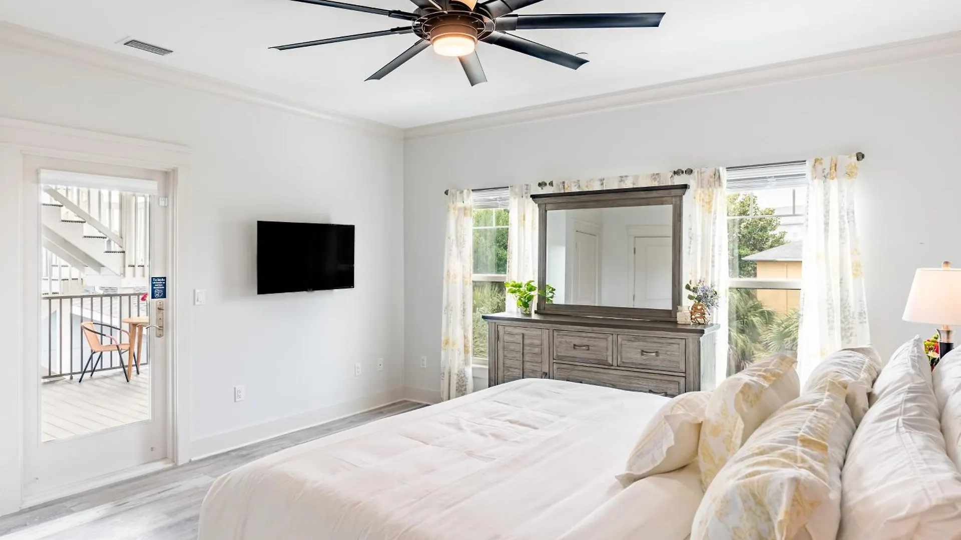 Modern 5Bdr W Private Pool 2 Min Walk To The Beach Montoute By Avantstay Panama City Beach